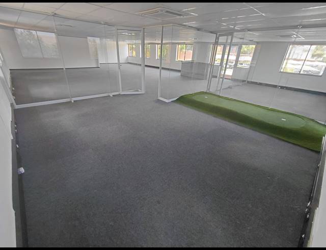290M² OFFICE TO LET IN BRYANSTON
